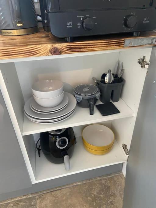 Adorable Bedsit For You, Partner And Your Pet! Stepaside  Buitenkant foto