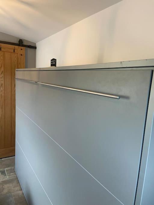 Adorable Bedsit For You, Partner And Your Pet! Stepaside  Buitenkant foto