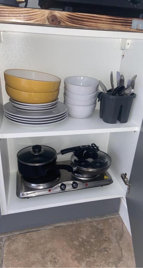 Adorable Bedsit For You, Partner And Your Pet! Stepaside  Buitenkant foto